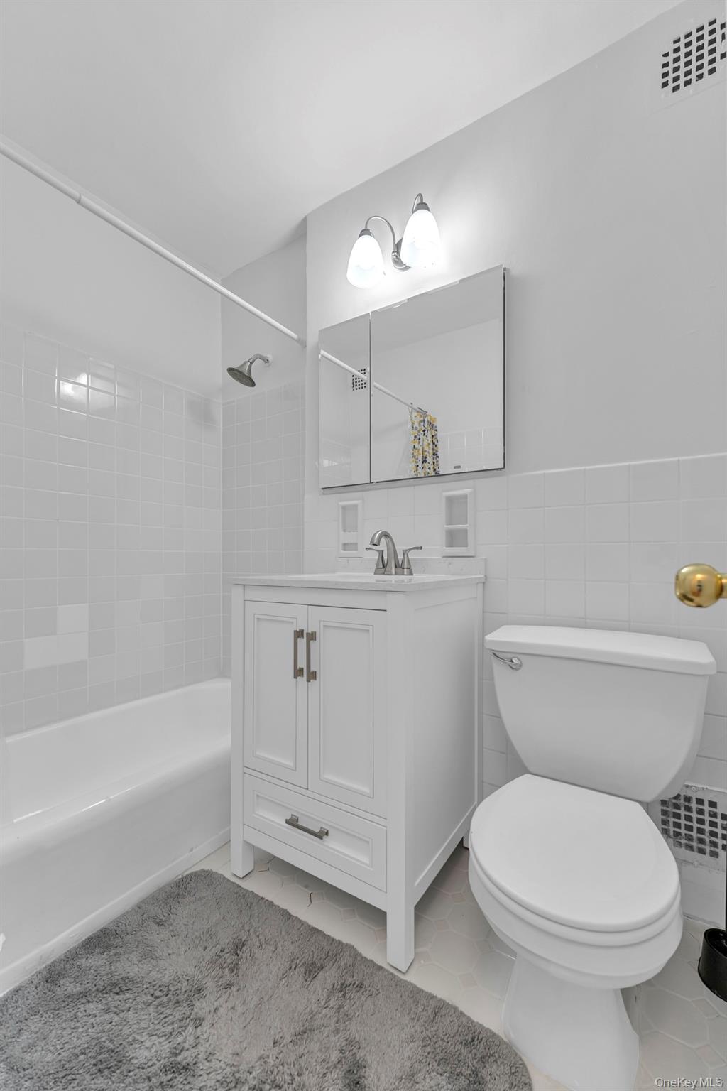 5700 Arlington Ave Unit: 10D