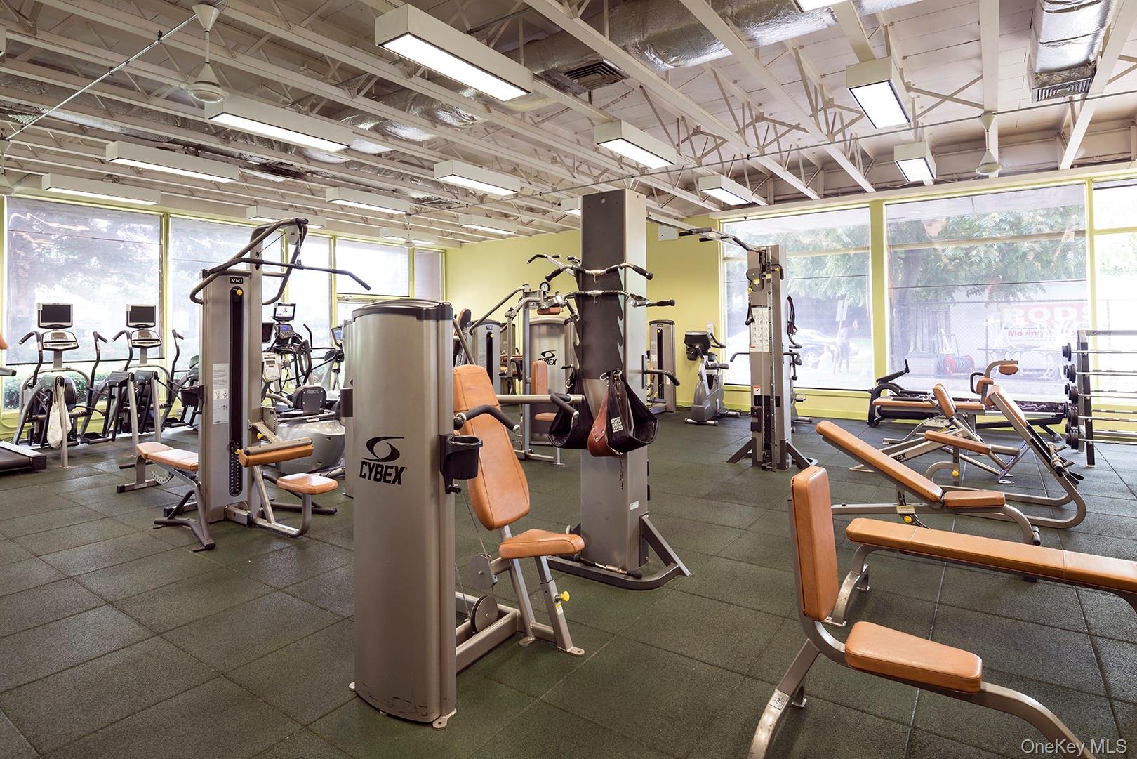 5700 Arlington Ave Unit: 10D