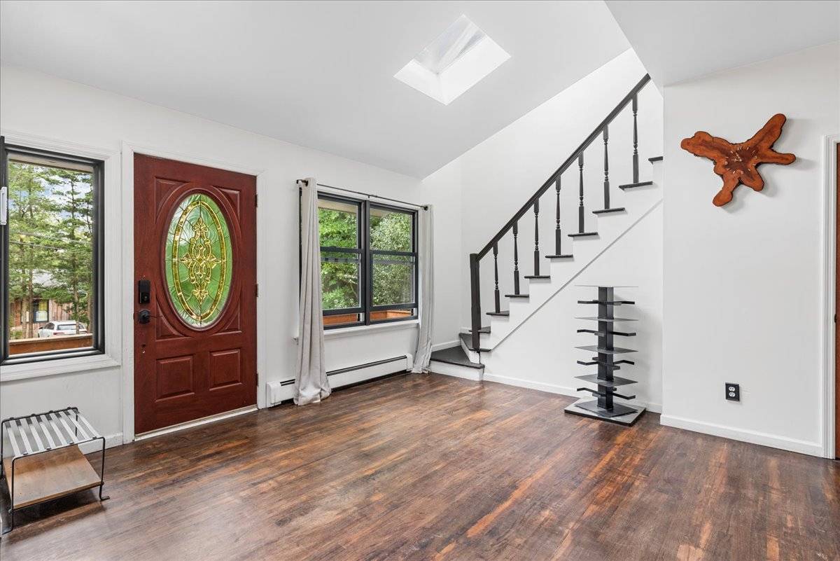 75 Hill E St