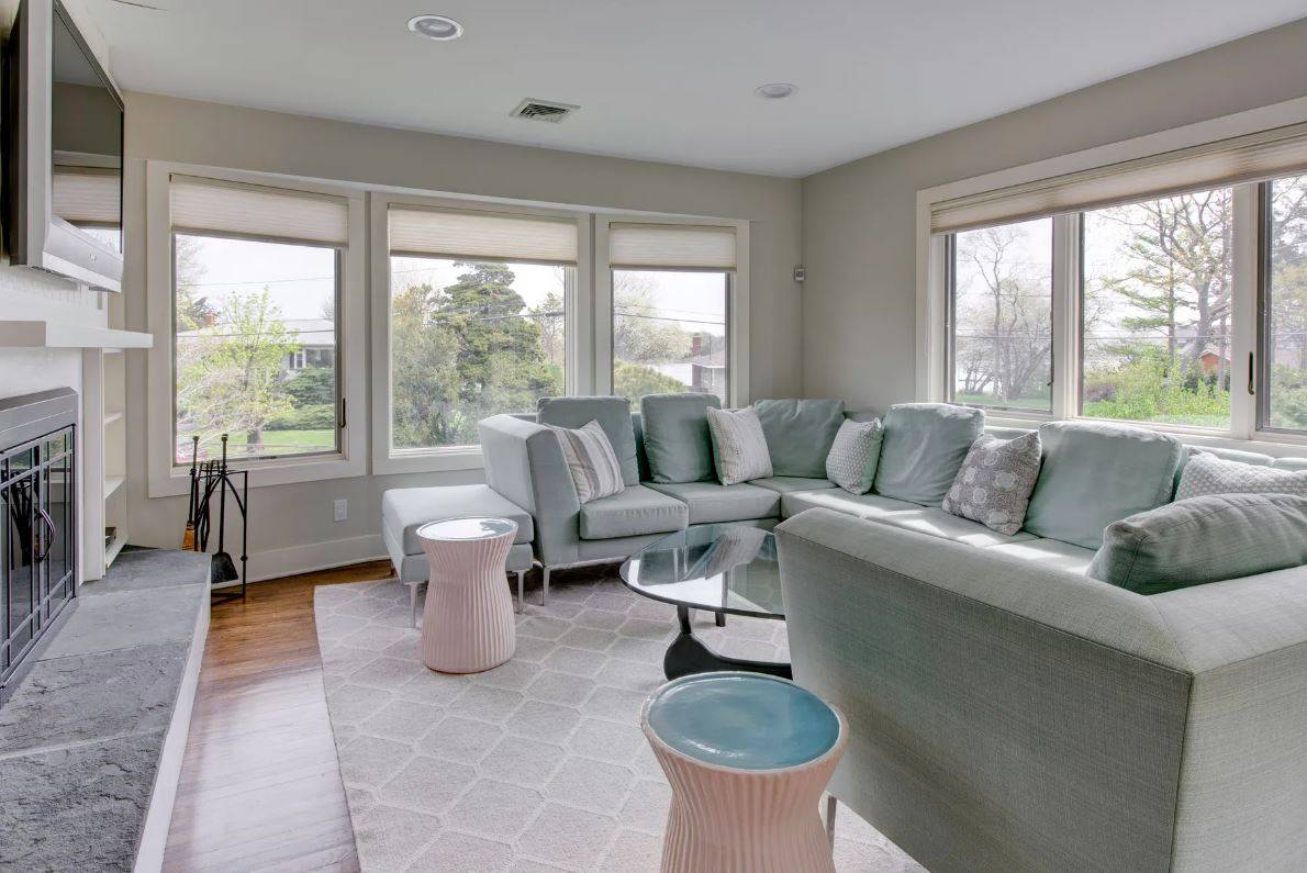 6 SUNSET DR