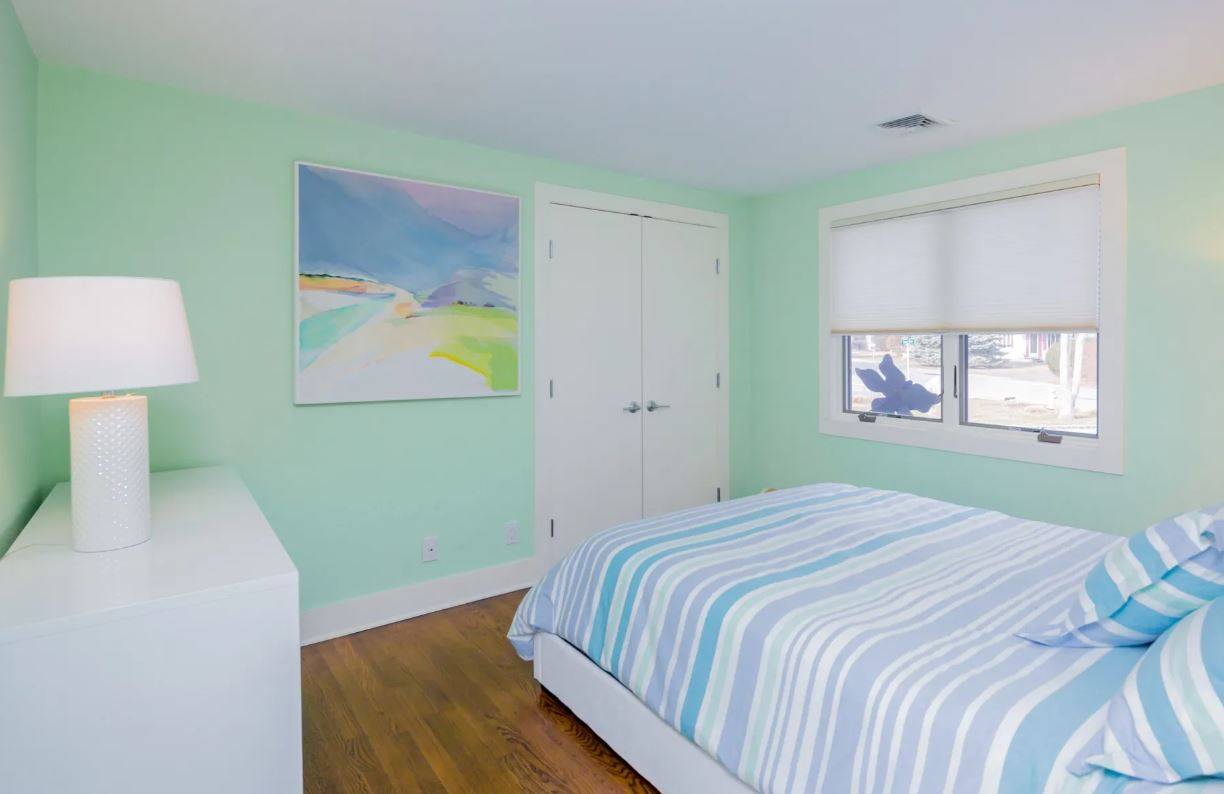 6 SUNSET DR