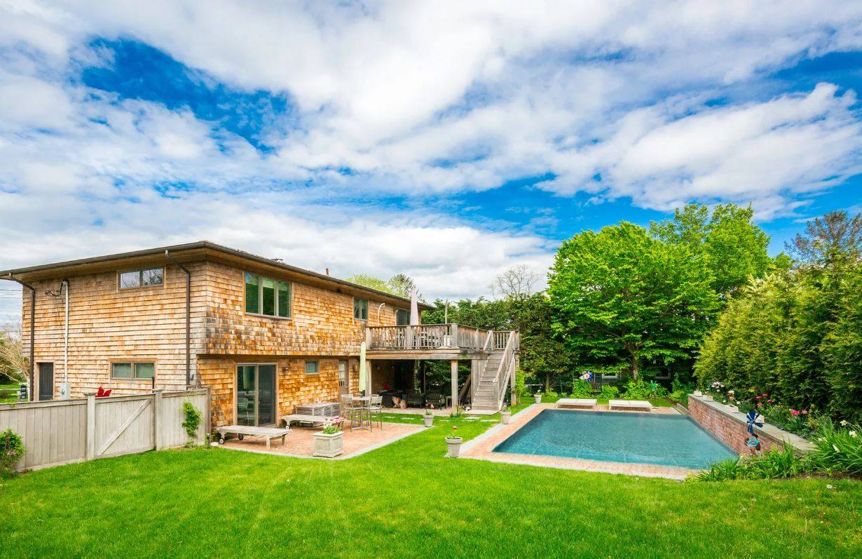 6 SUNSET DR