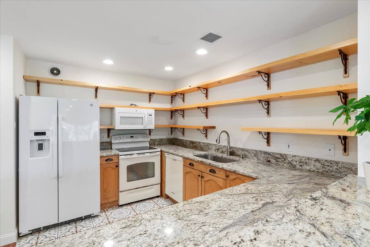 34 Montauk Highway Unit 5