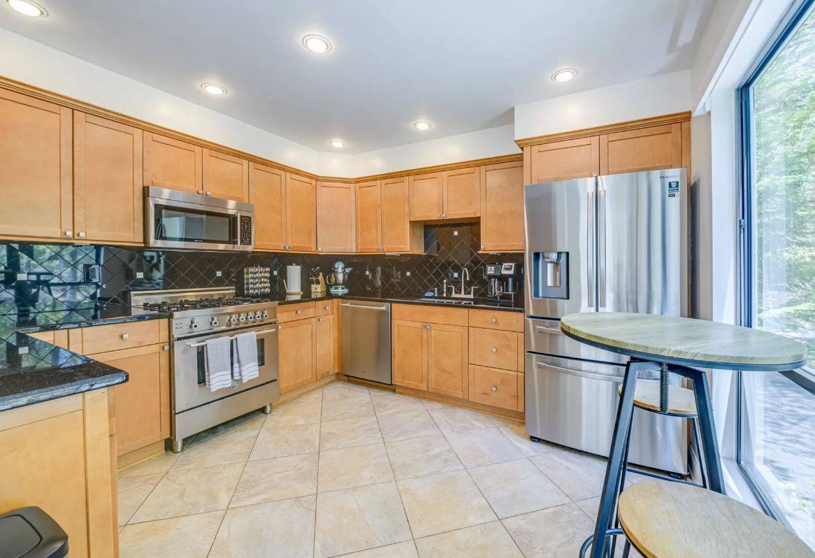 1561 MILLSTONE RD