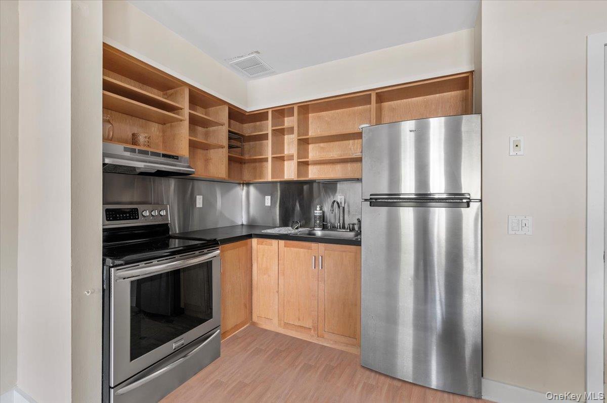 36 Main Street Unit: 4