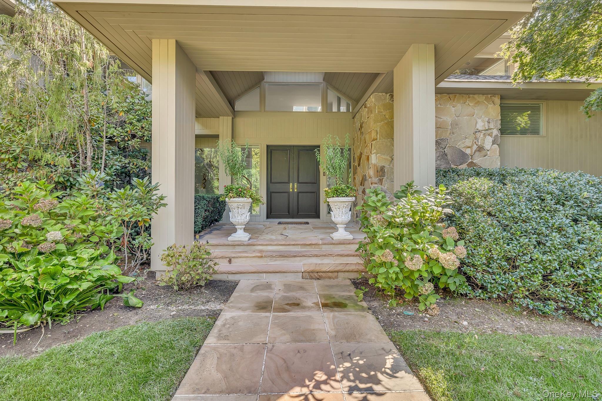 5 Coachmans Court