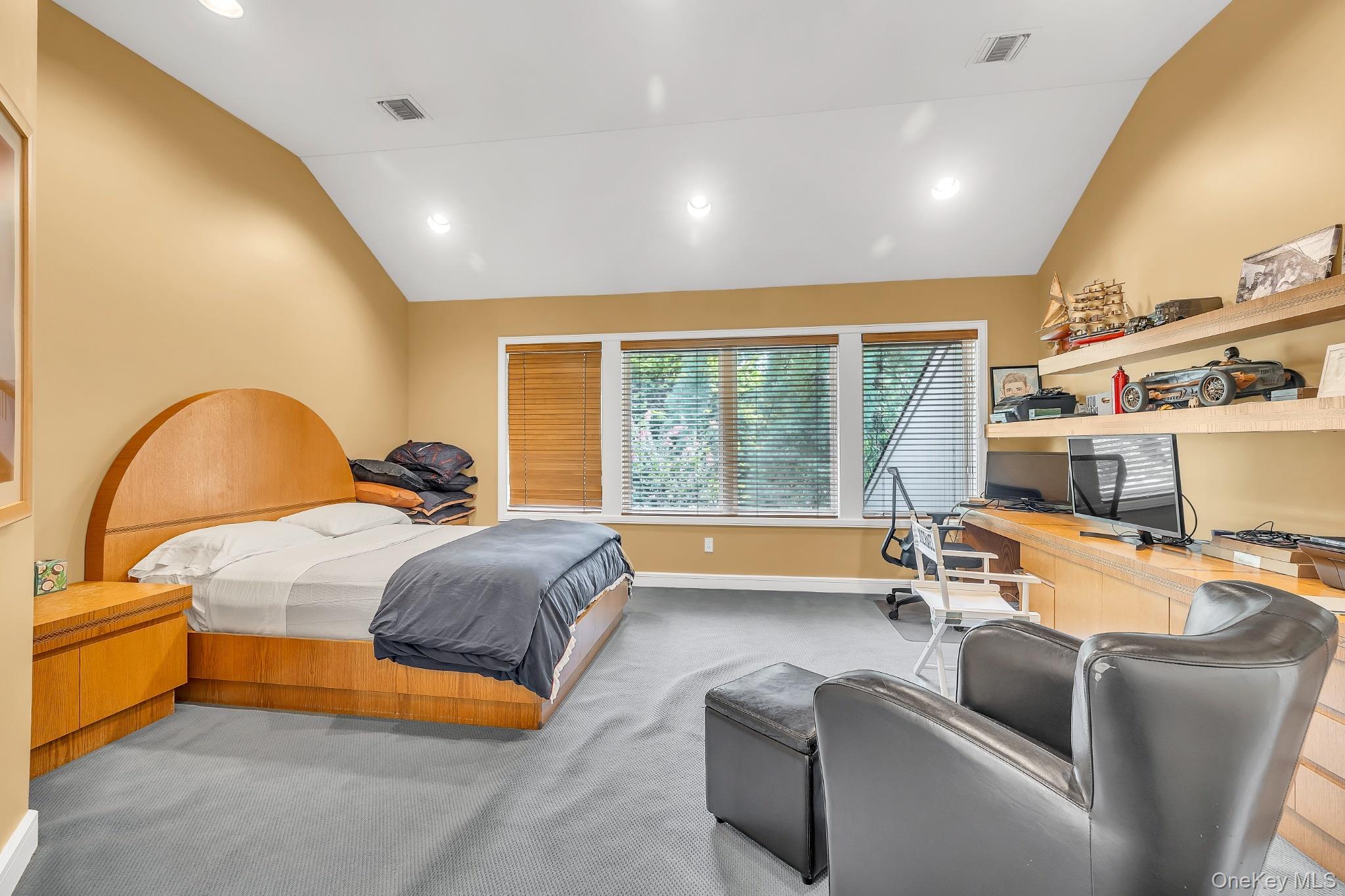 5 Coachmans Court