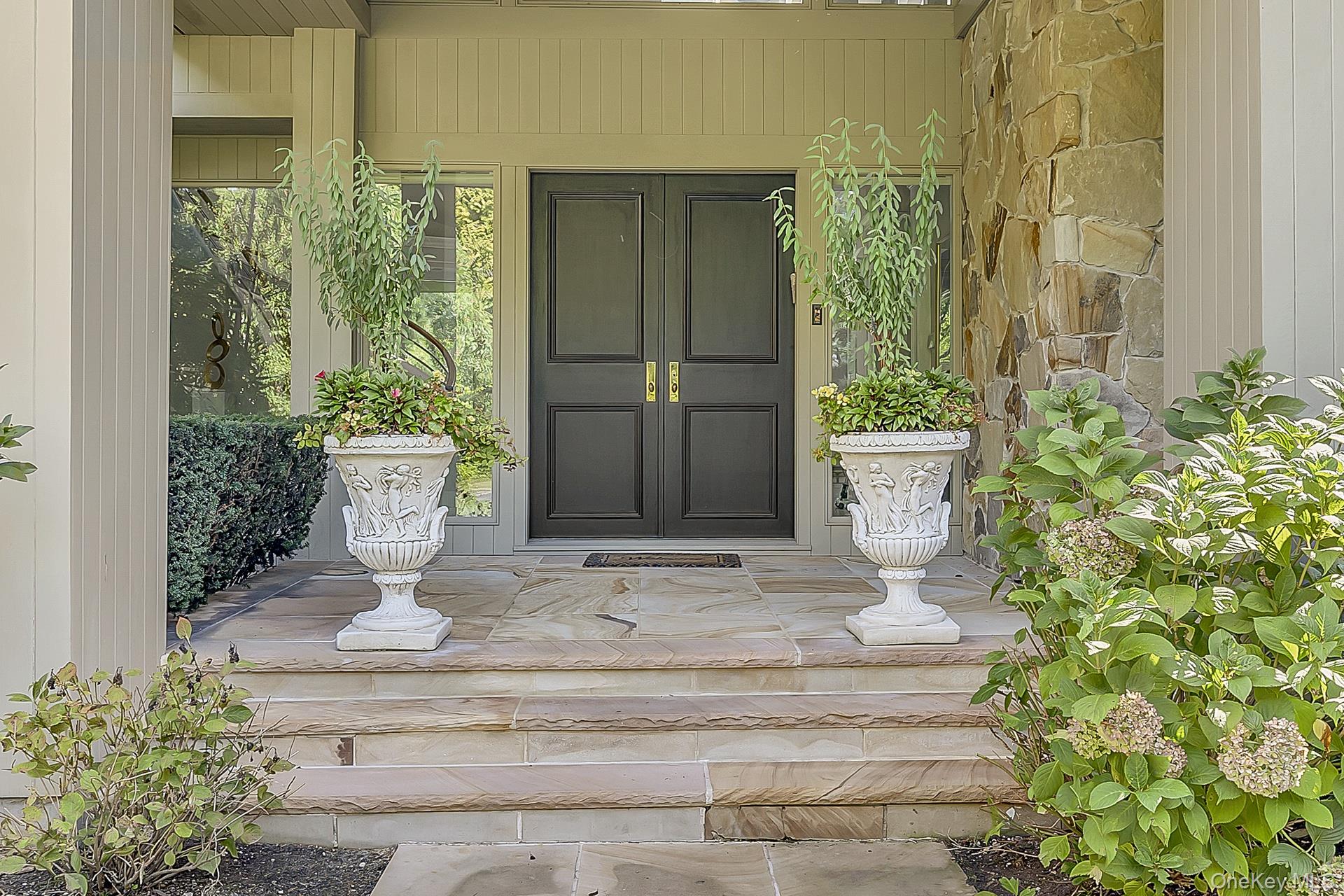 5 Coachmans Court