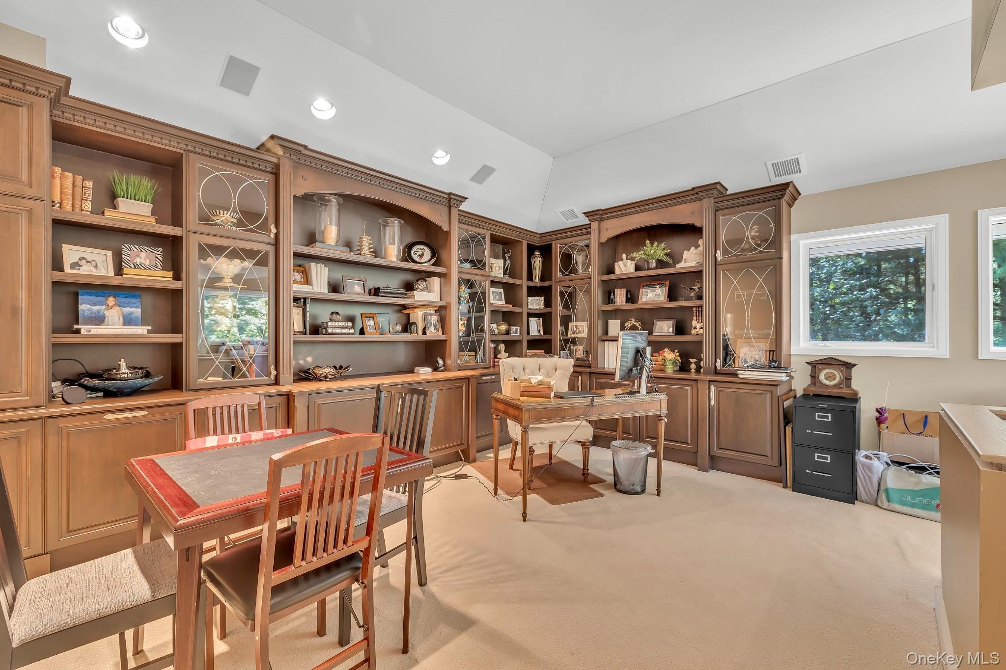 5 Coachmans Court