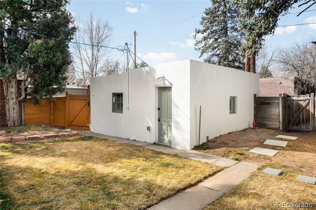1727 Dahlia Street