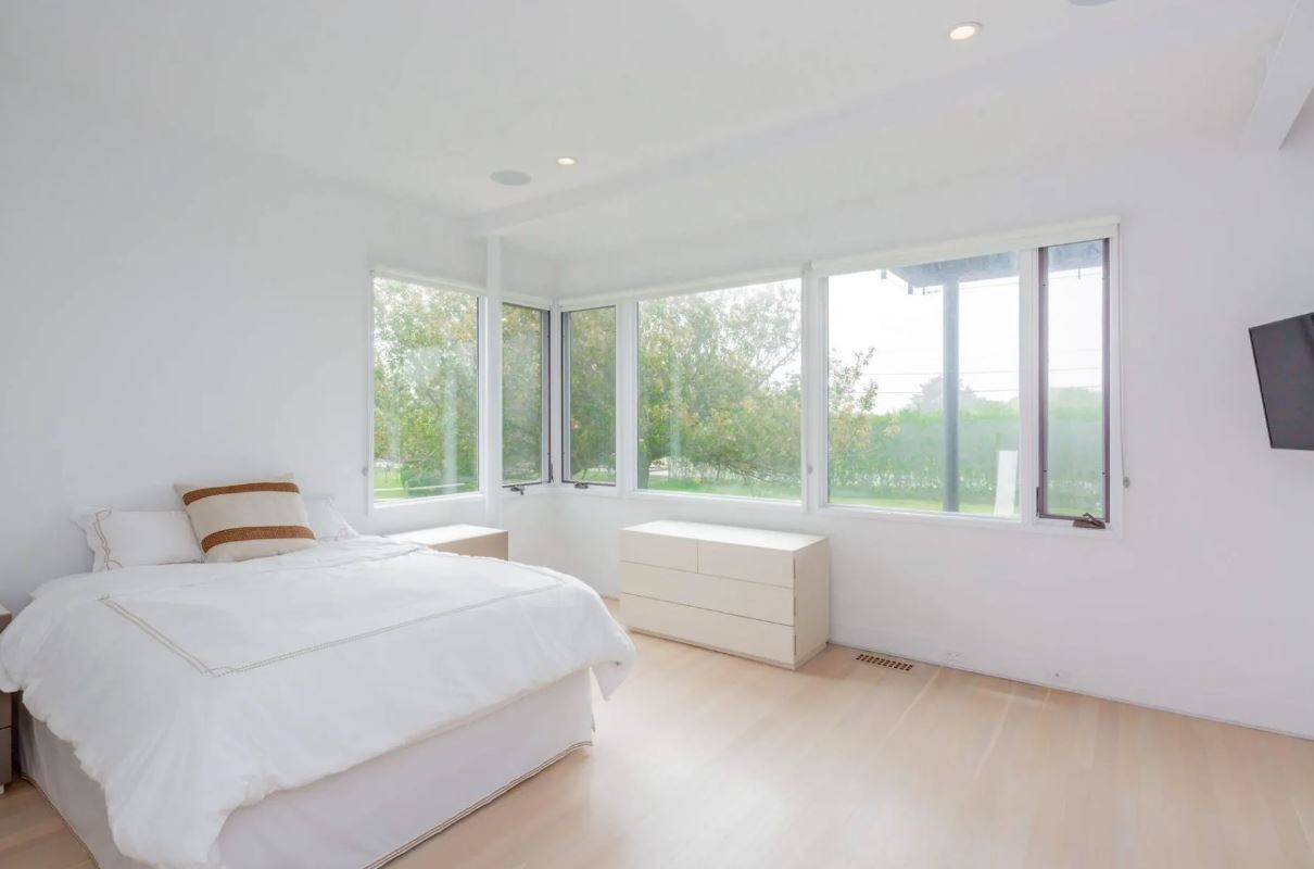43 SURFSIDE AVE