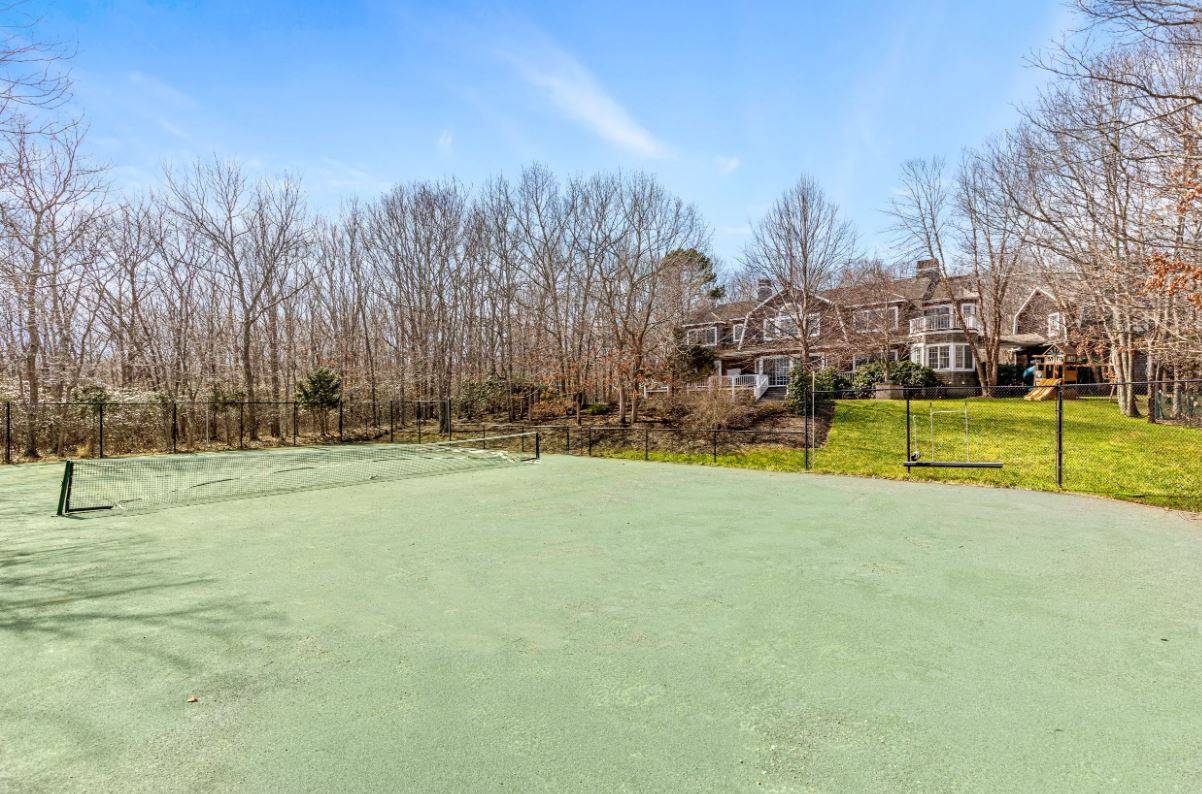 335 WATER MILL TOWD RD