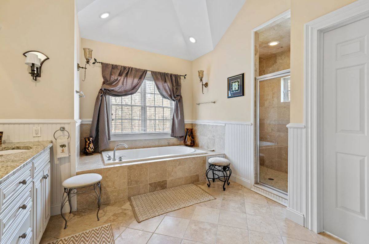 335 WATER MILL TOWD RD