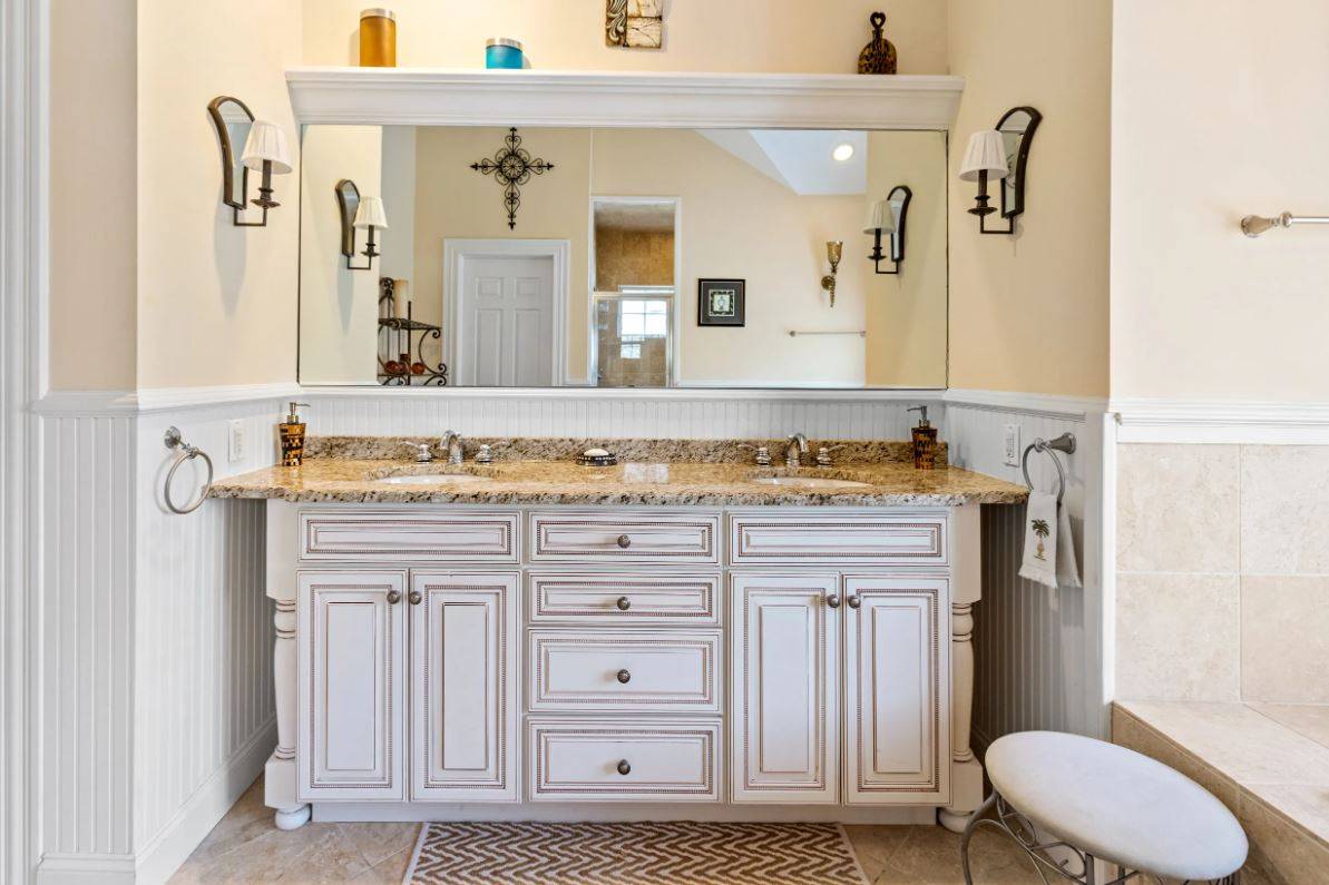 335 WATER MILL TOWD RD