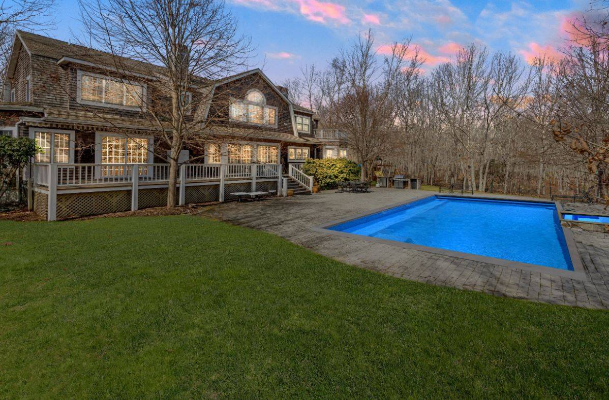 335 WATER MILL TOWD RD