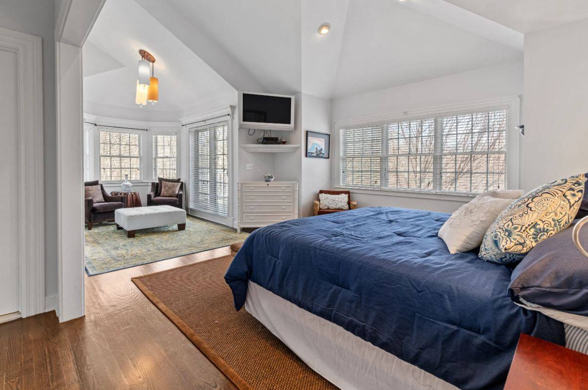 335 WATER MILL TOWD RD