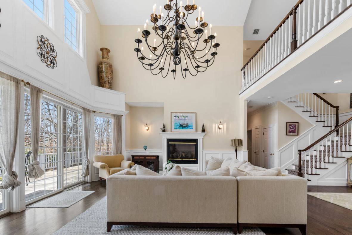 335 WATER MILL TOWD RD