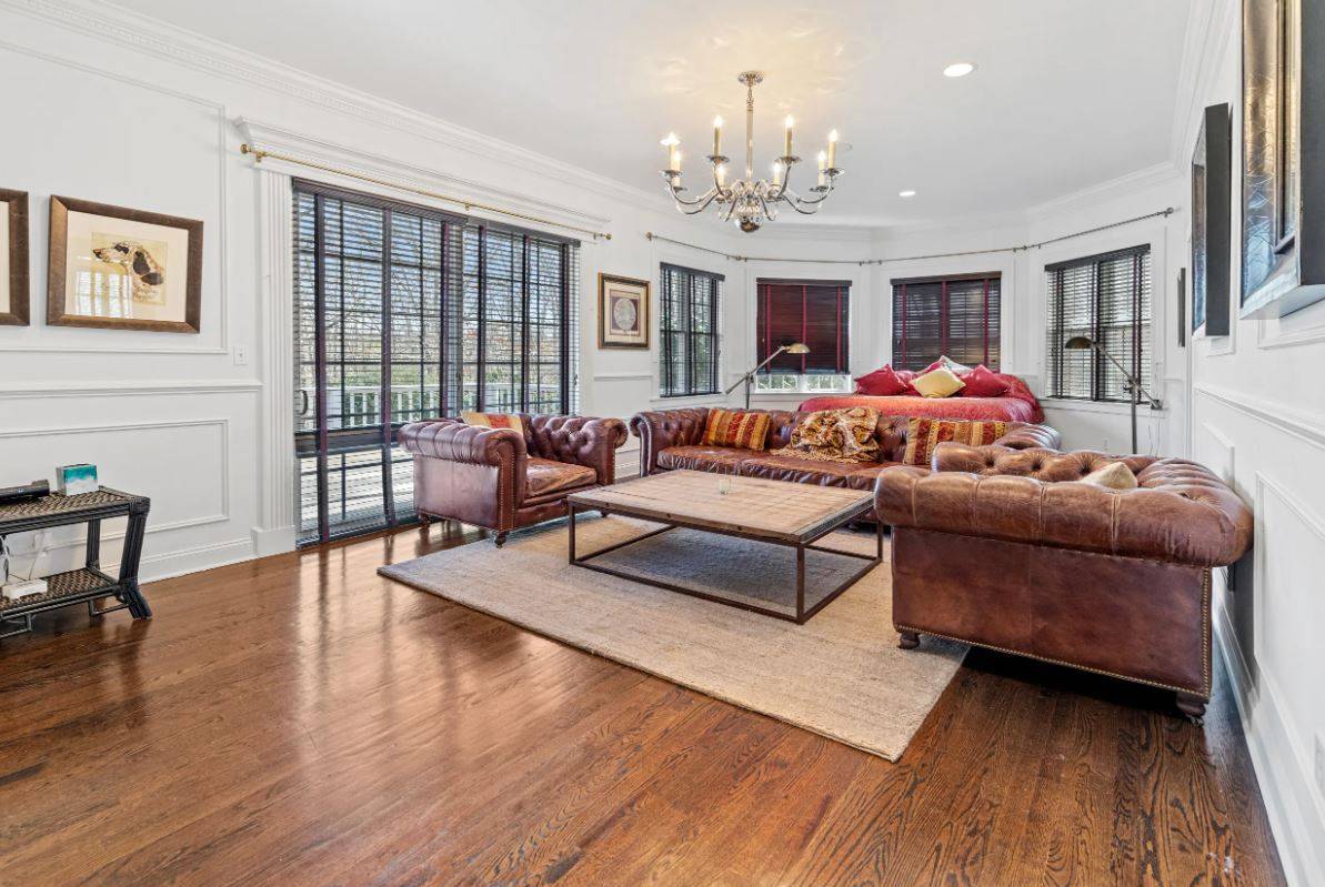 335 WATER MILL TOWD RD