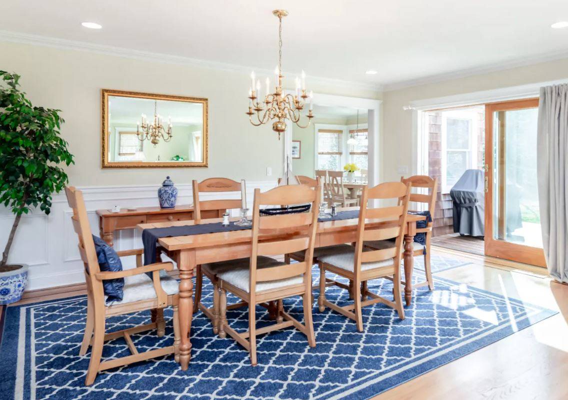 6 Wooded Oak Ln