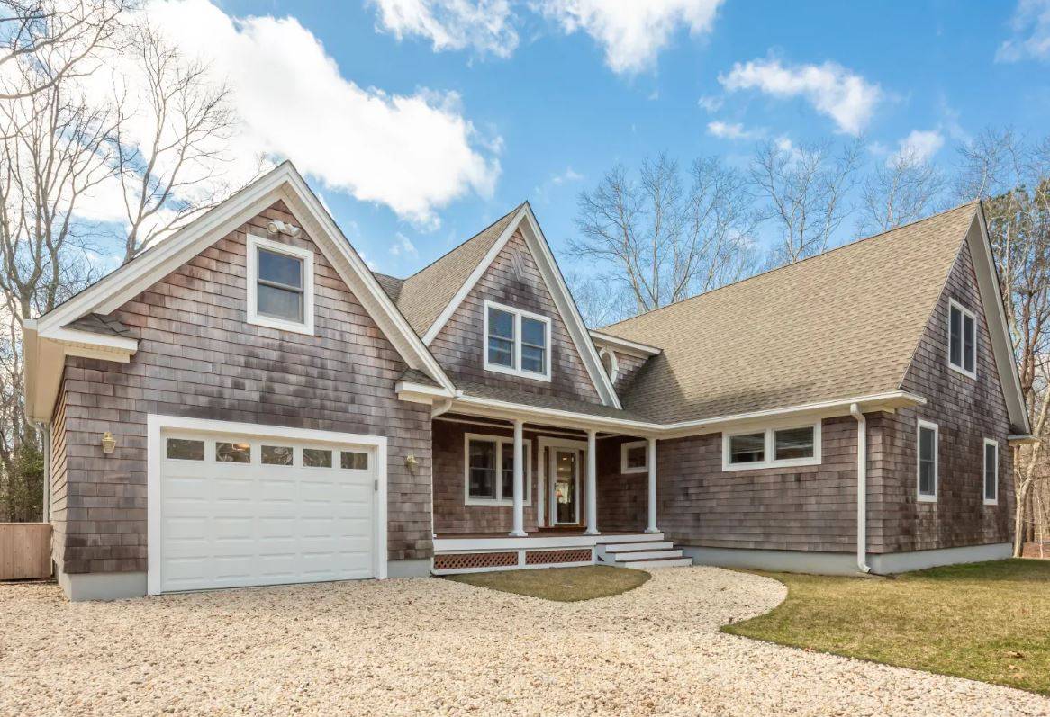 6 Wooded Oak Ln