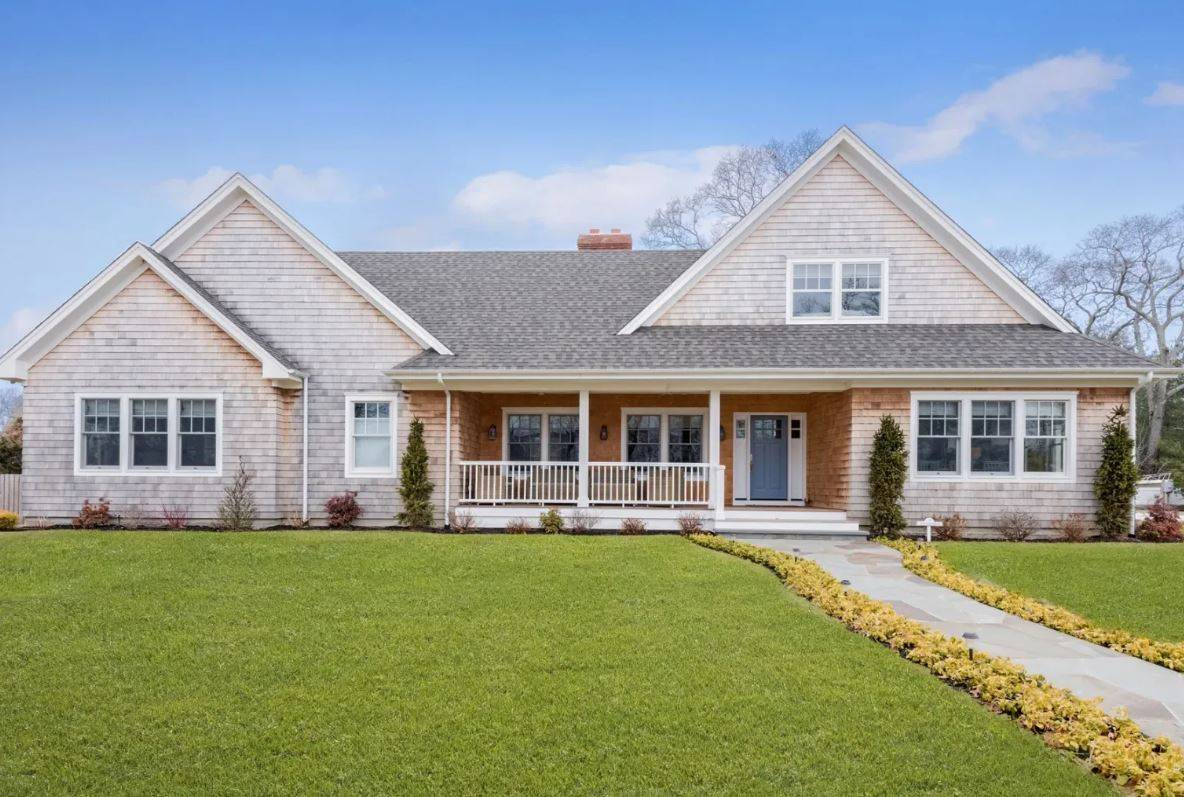 32 WEST NECK CIR