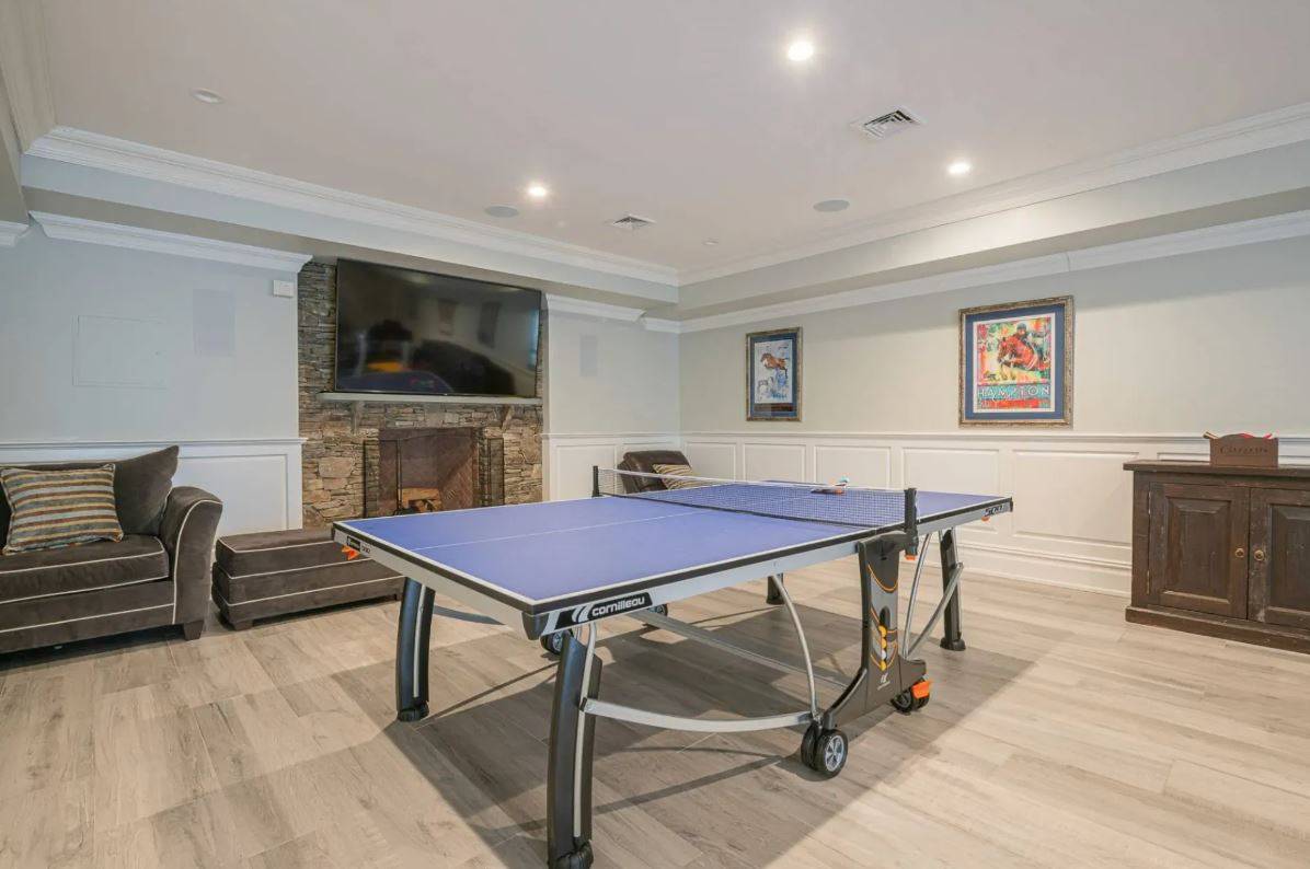 39 MIDDLE POND RD