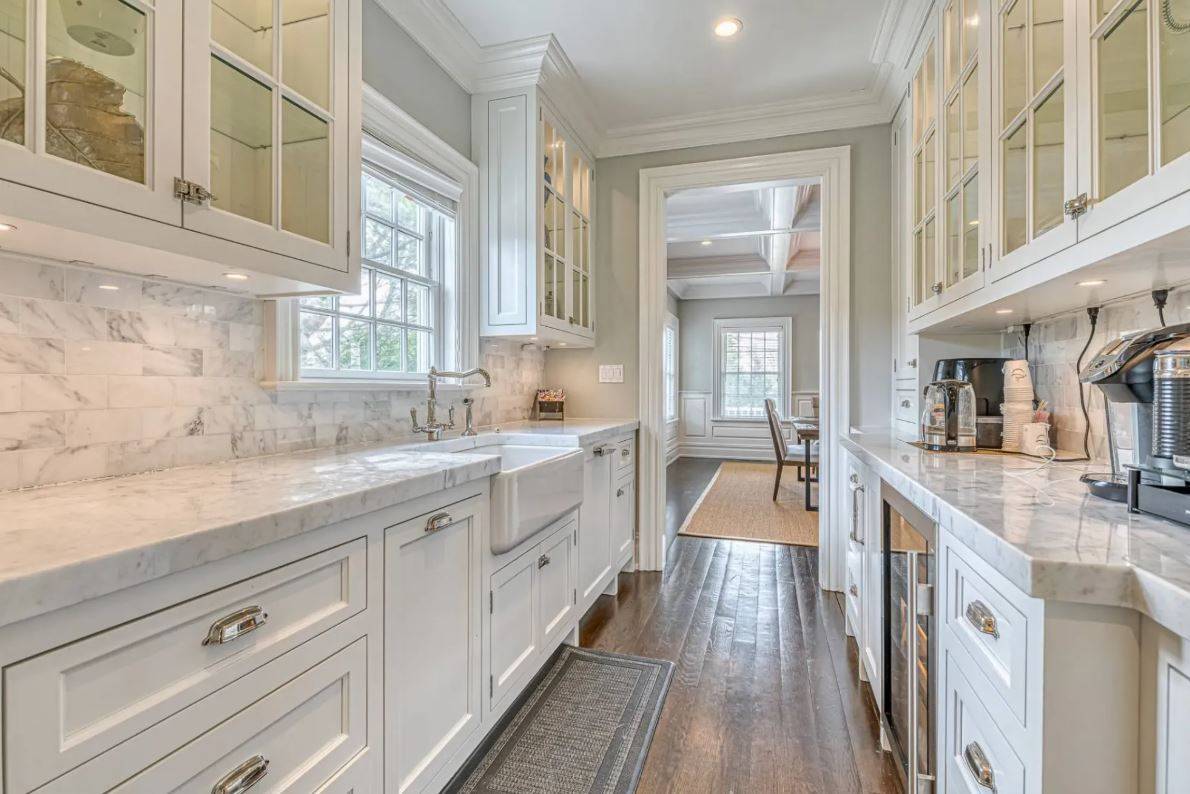 39 MIDDLE POND RD