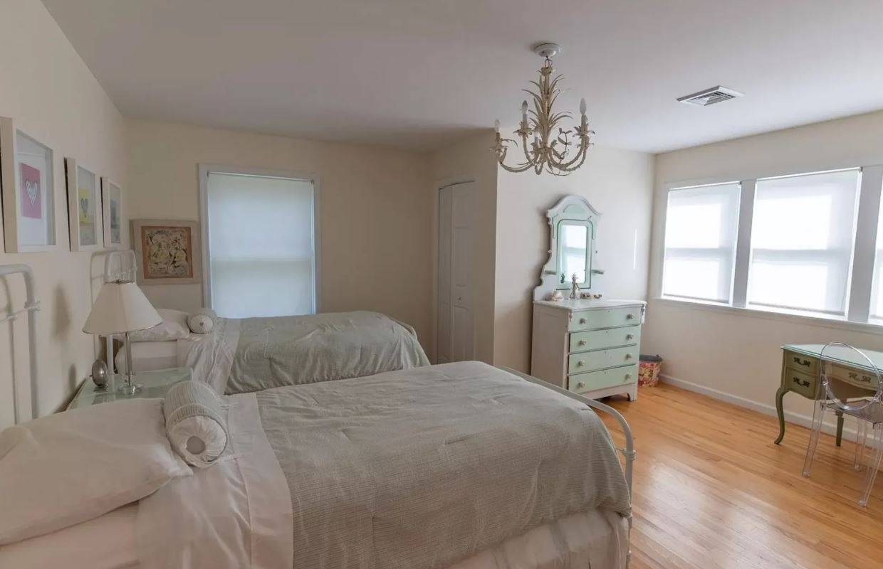 11 FAIRWAY DR
