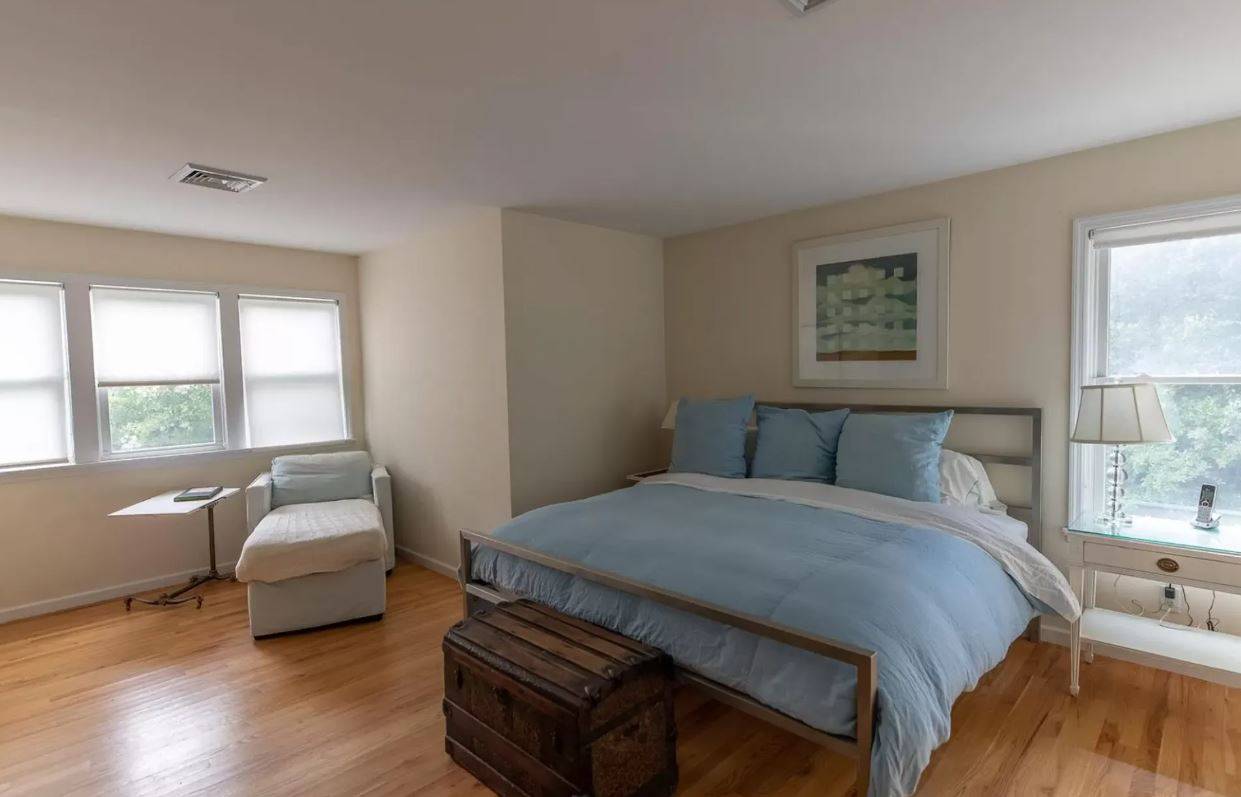 11 FAIRWAY DR