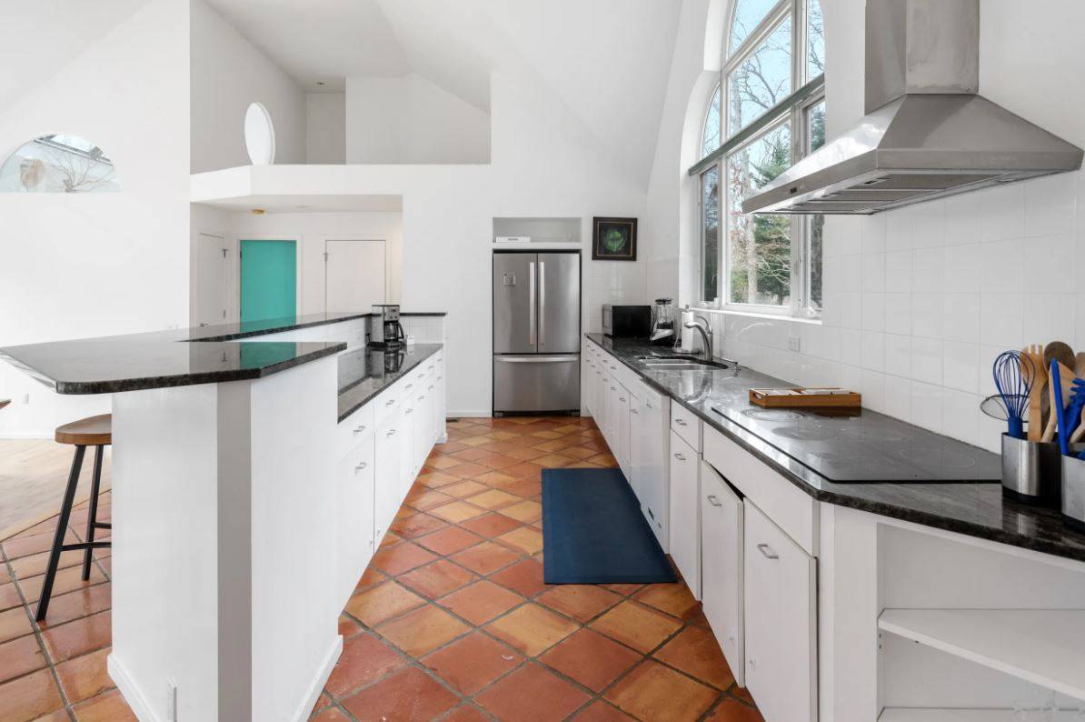 50 Alewive Brook Rd