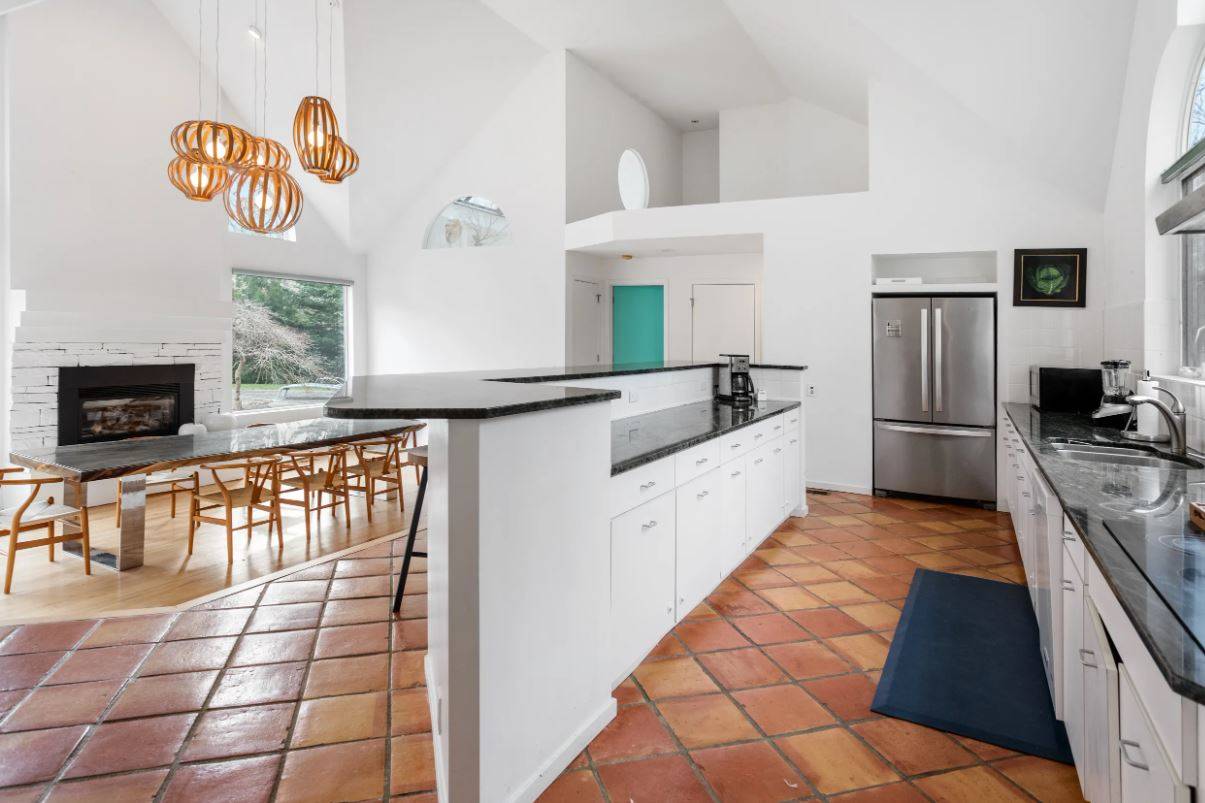 50 Alewive Brook Rd