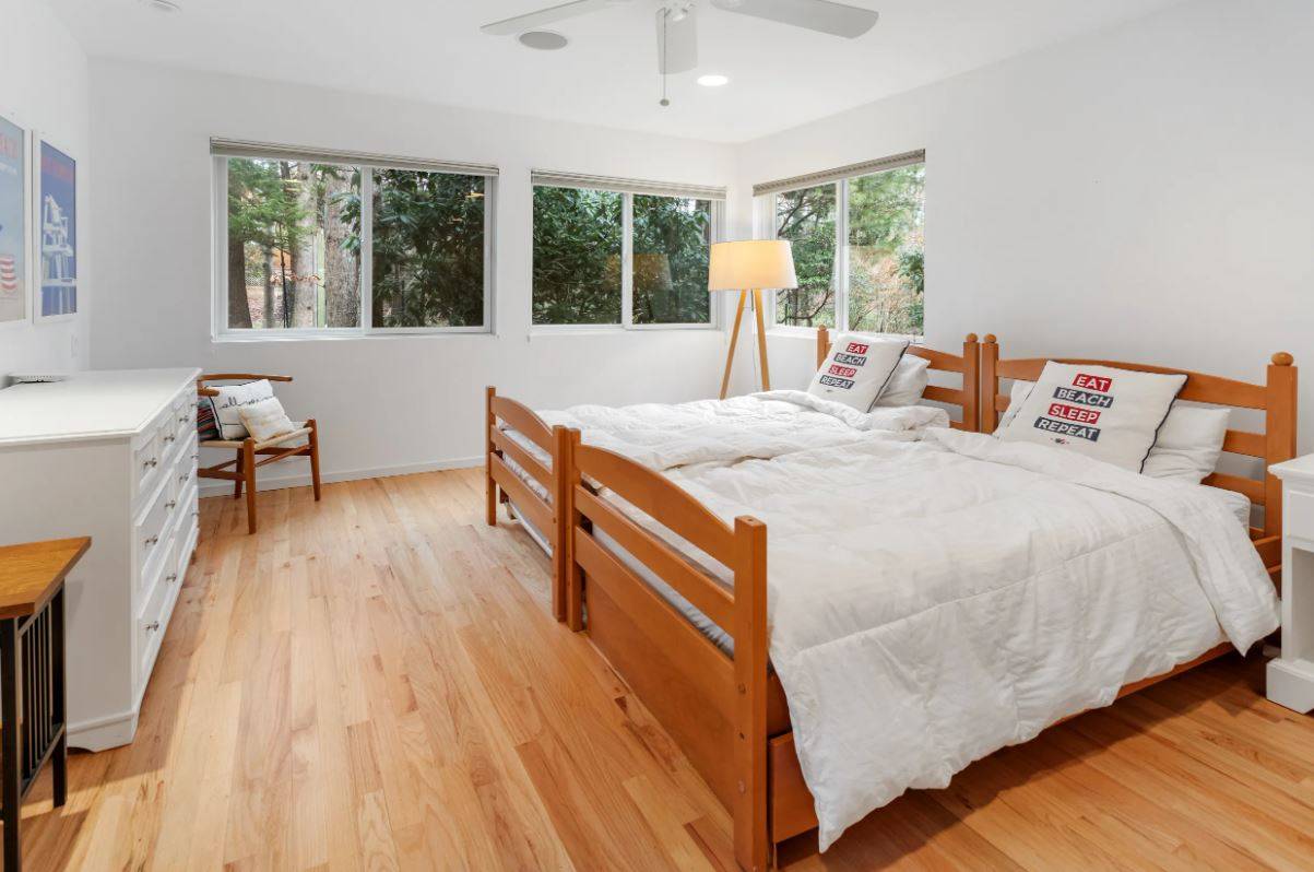 50 Alewive Brook Rd