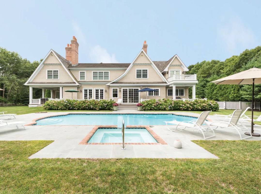 7 SOUTHAMPTON HILLS CT