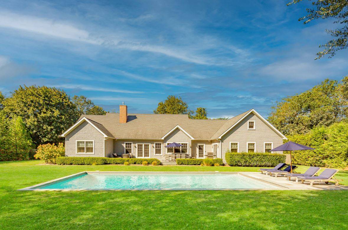31 ROBERTS LN