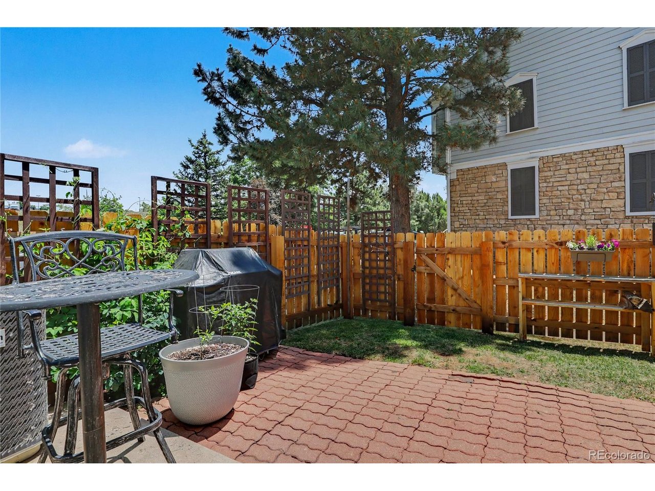 10102 W Dartmouth Ave