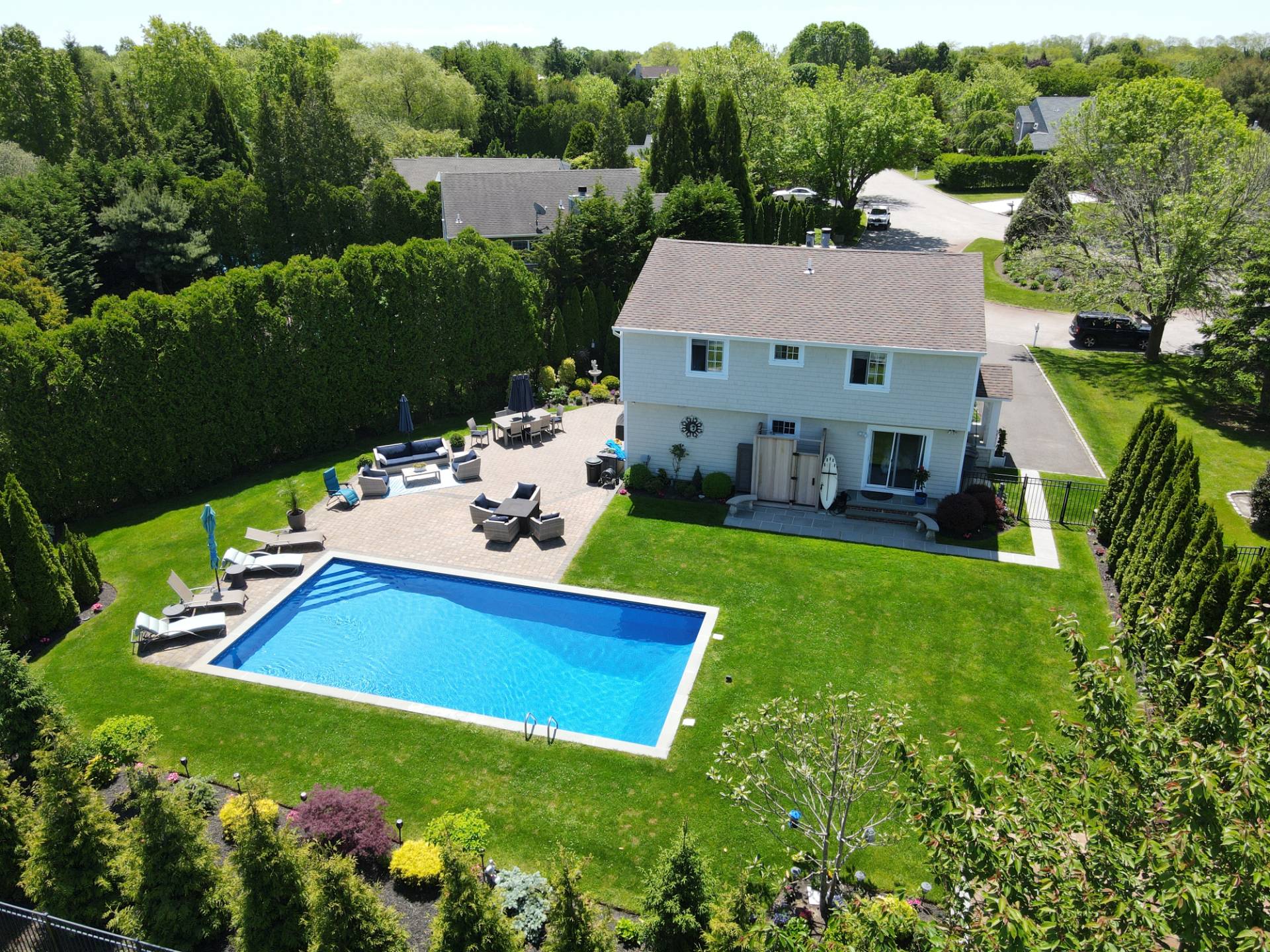 10 JUNIPER LN