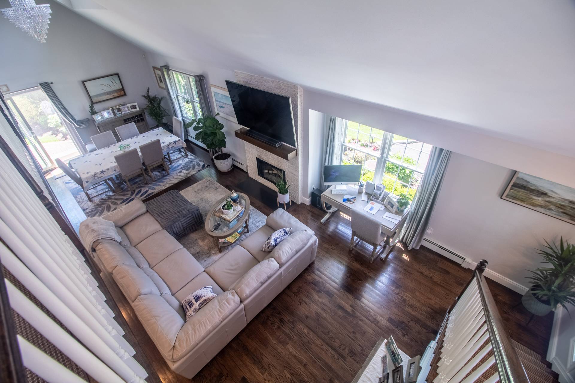 10 JUNIPER LN