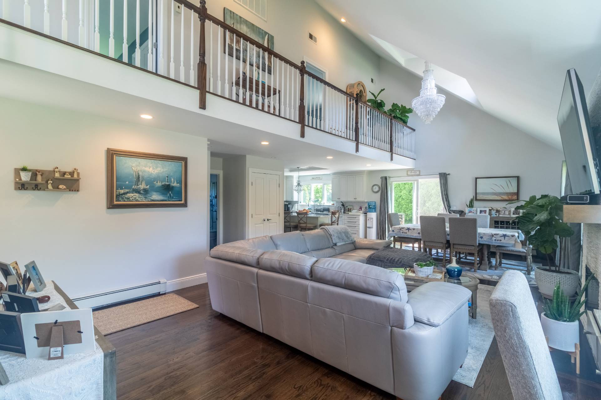 10 JUNIPER LN