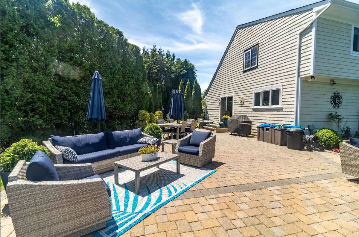 10 JUNIPER LN