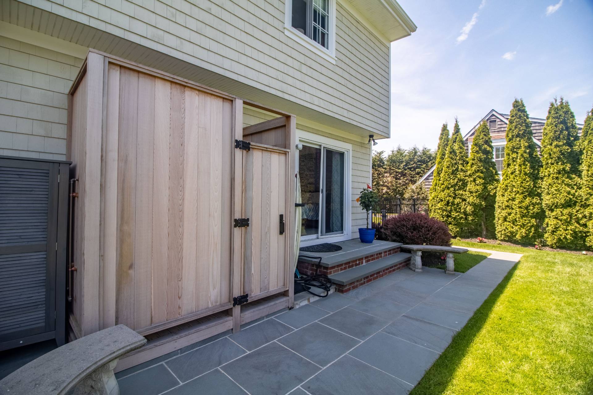 10 JUNIPER LN