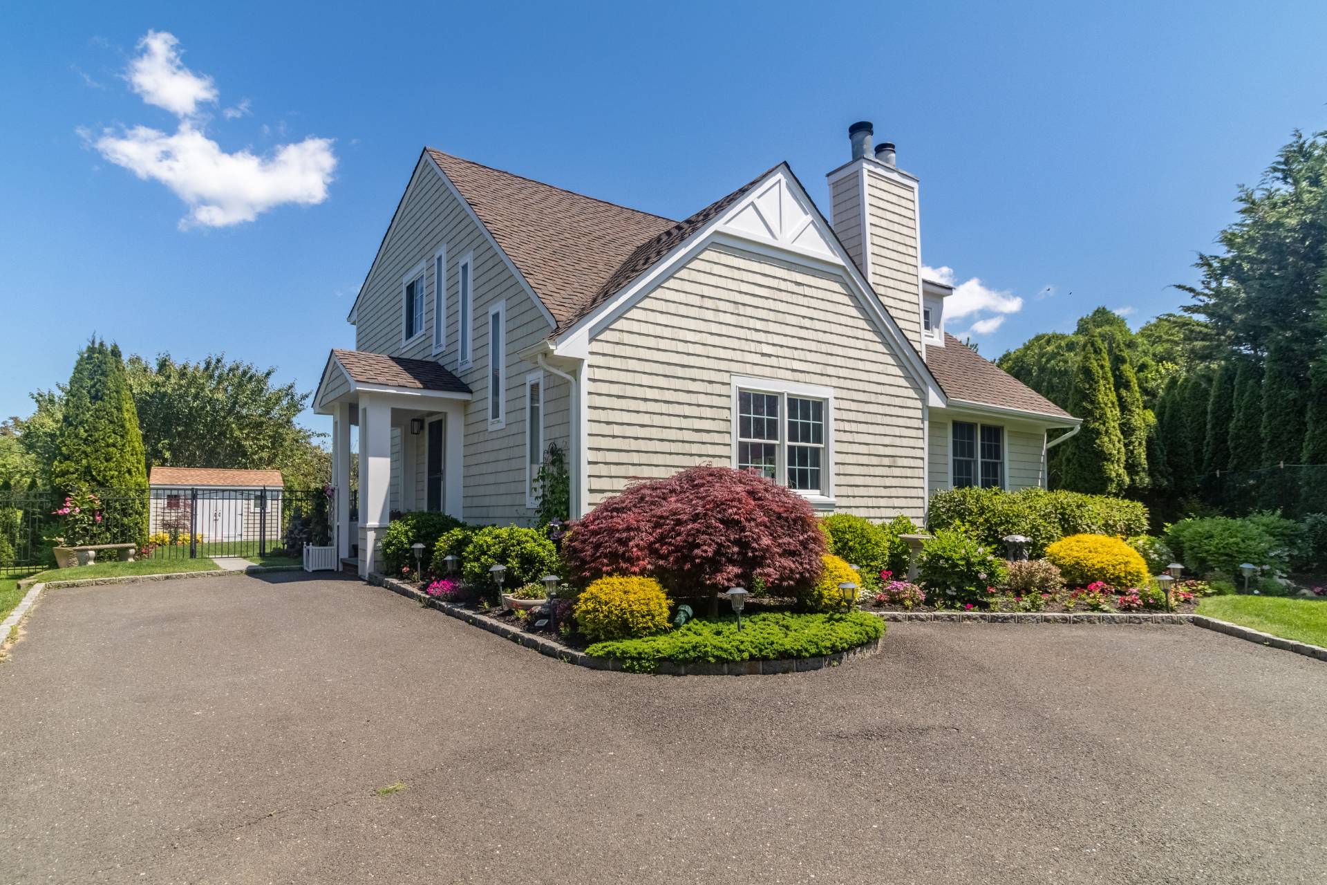 10 JUNIPER LN
