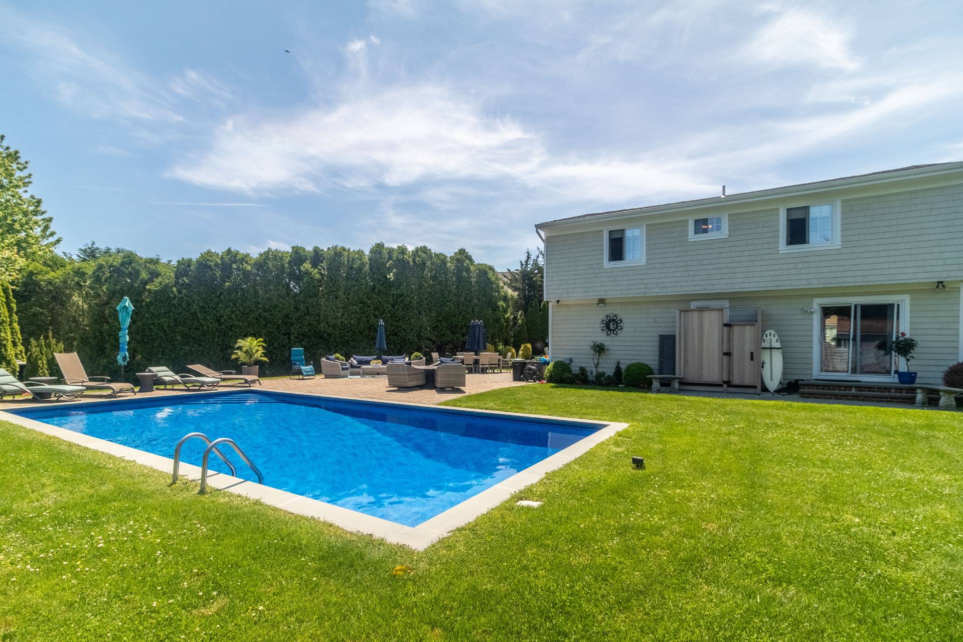 10 JUNIPER LN