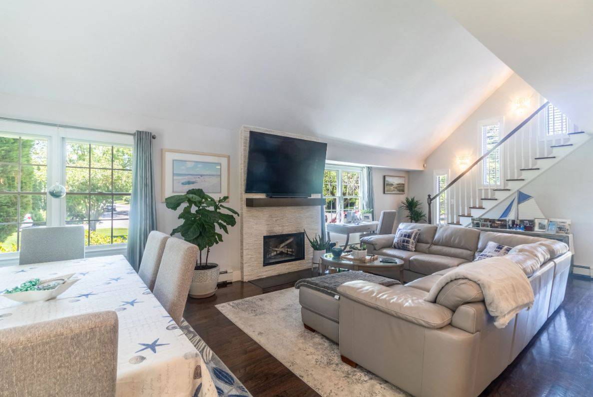 10 JUNIPER LN