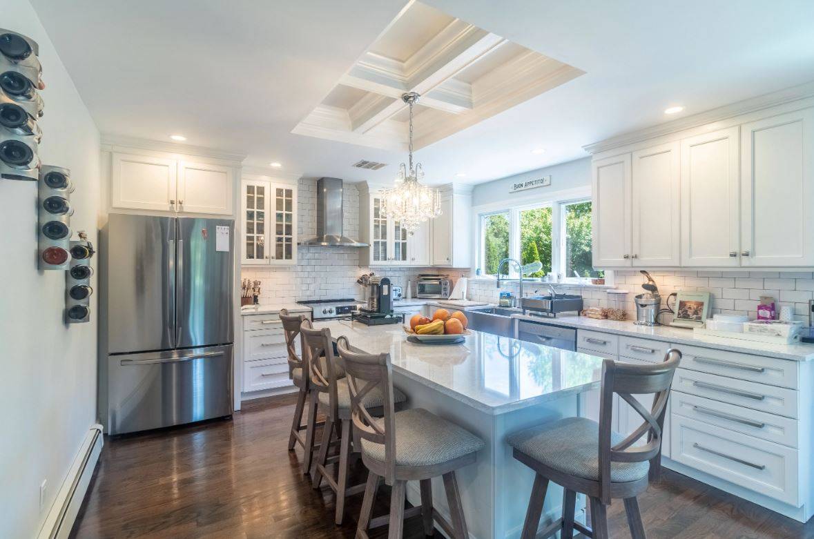 10 JUNIPER LN