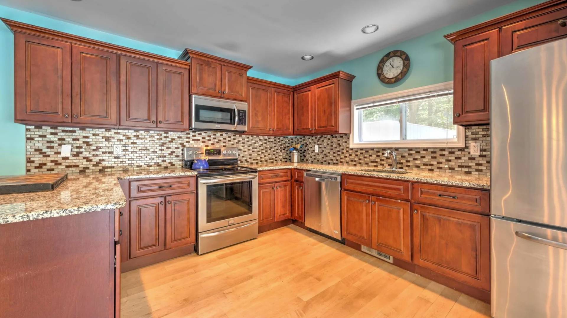 6 ORCHARD Ln