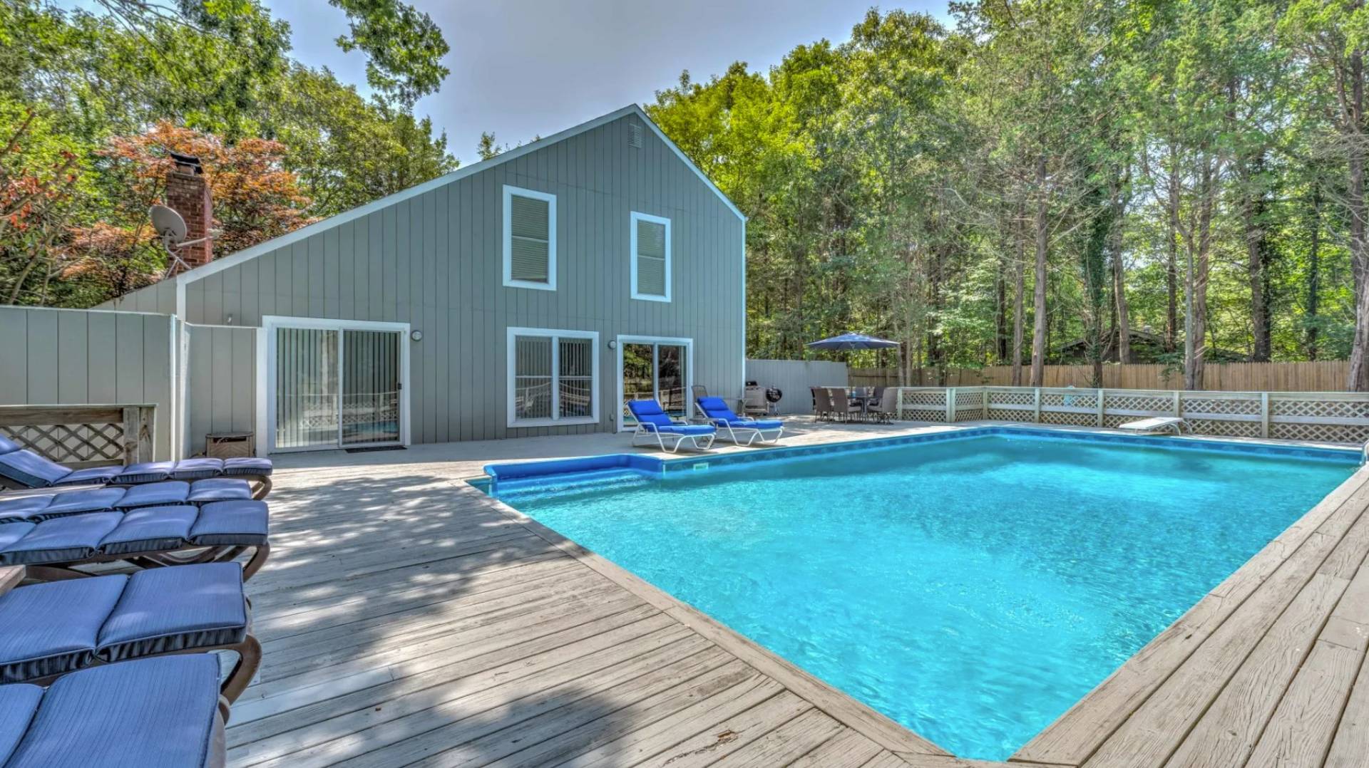 6 ORCHARD Ln