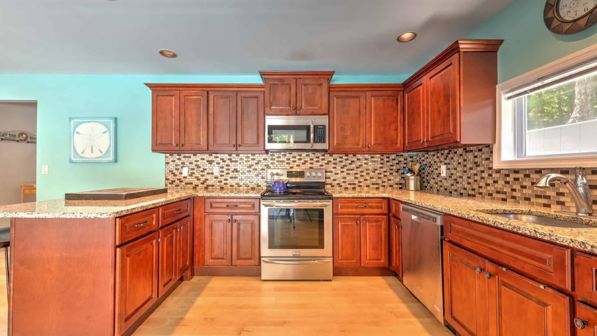 6 ORCHARD Ln