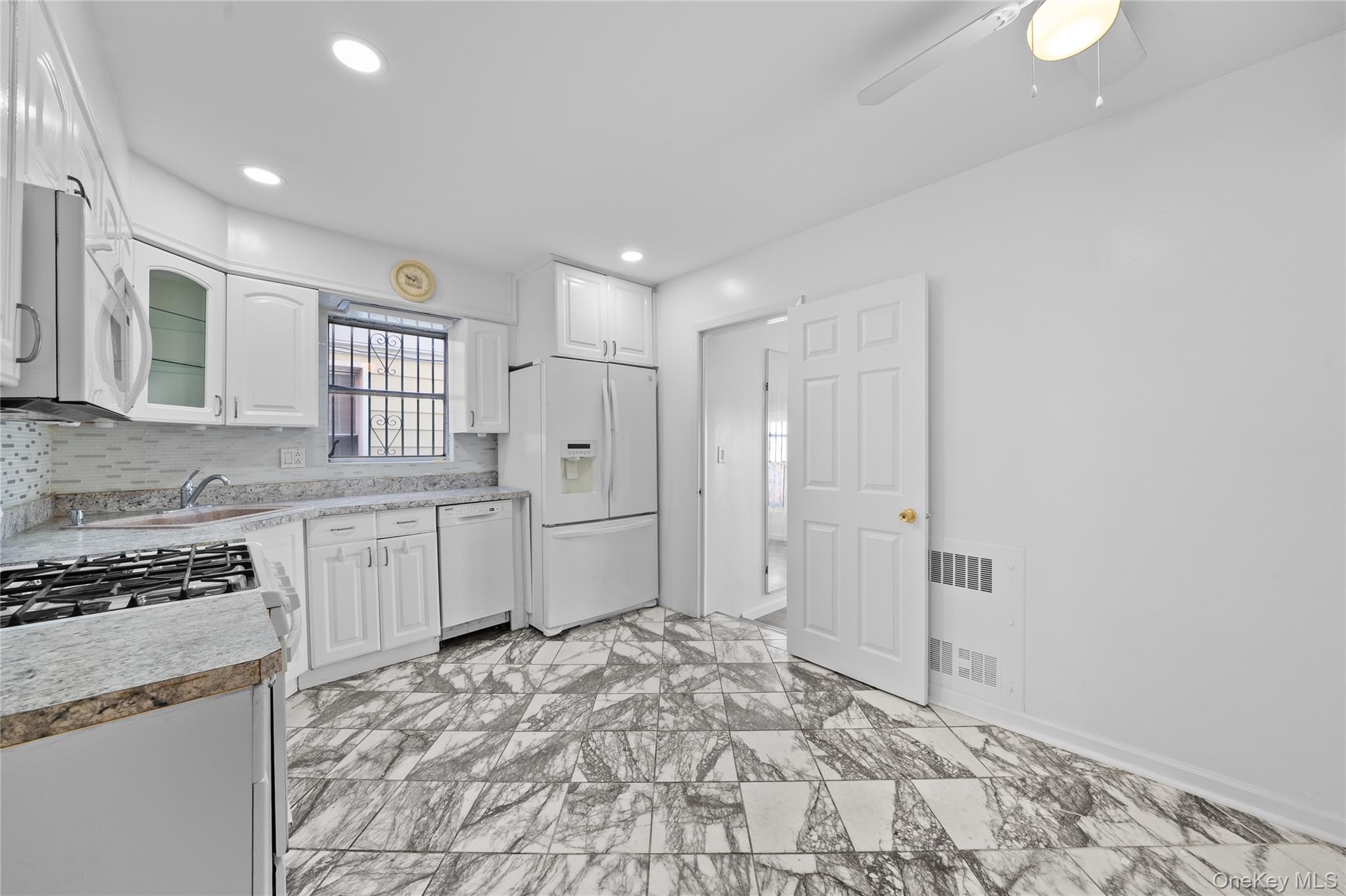 266 E 37th Street