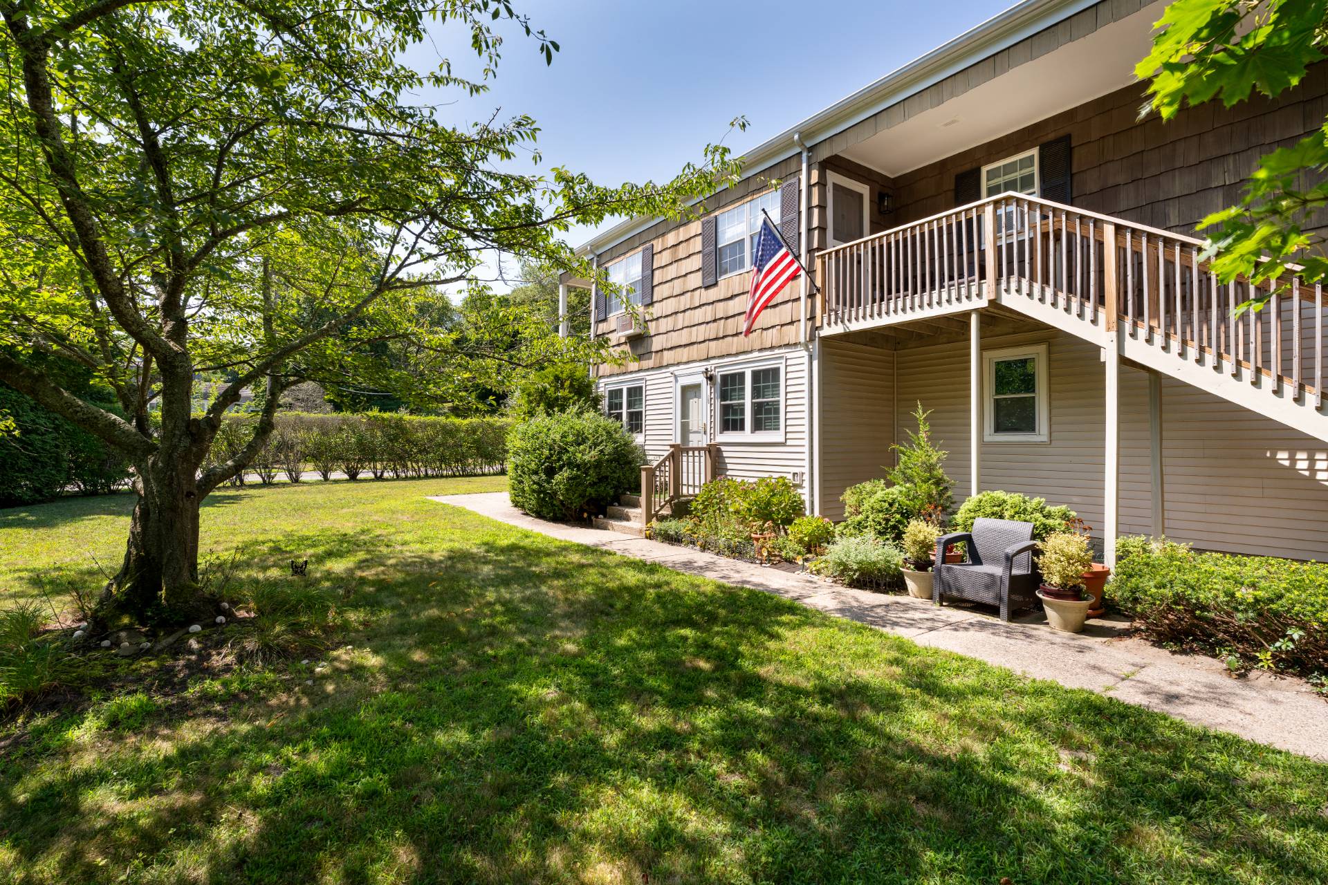 40 Canoe Place, #5