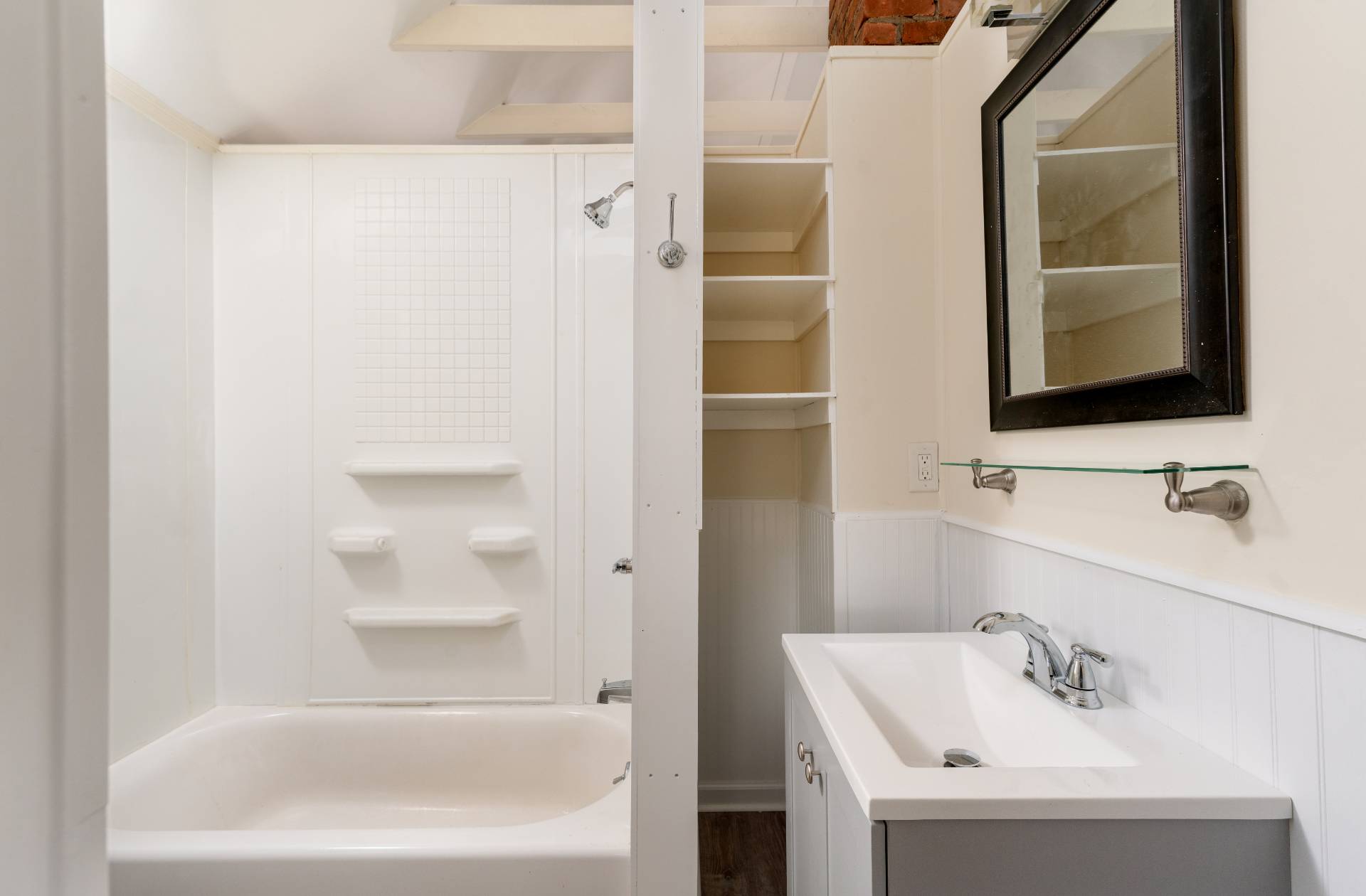 396 Reeves, Riverhead